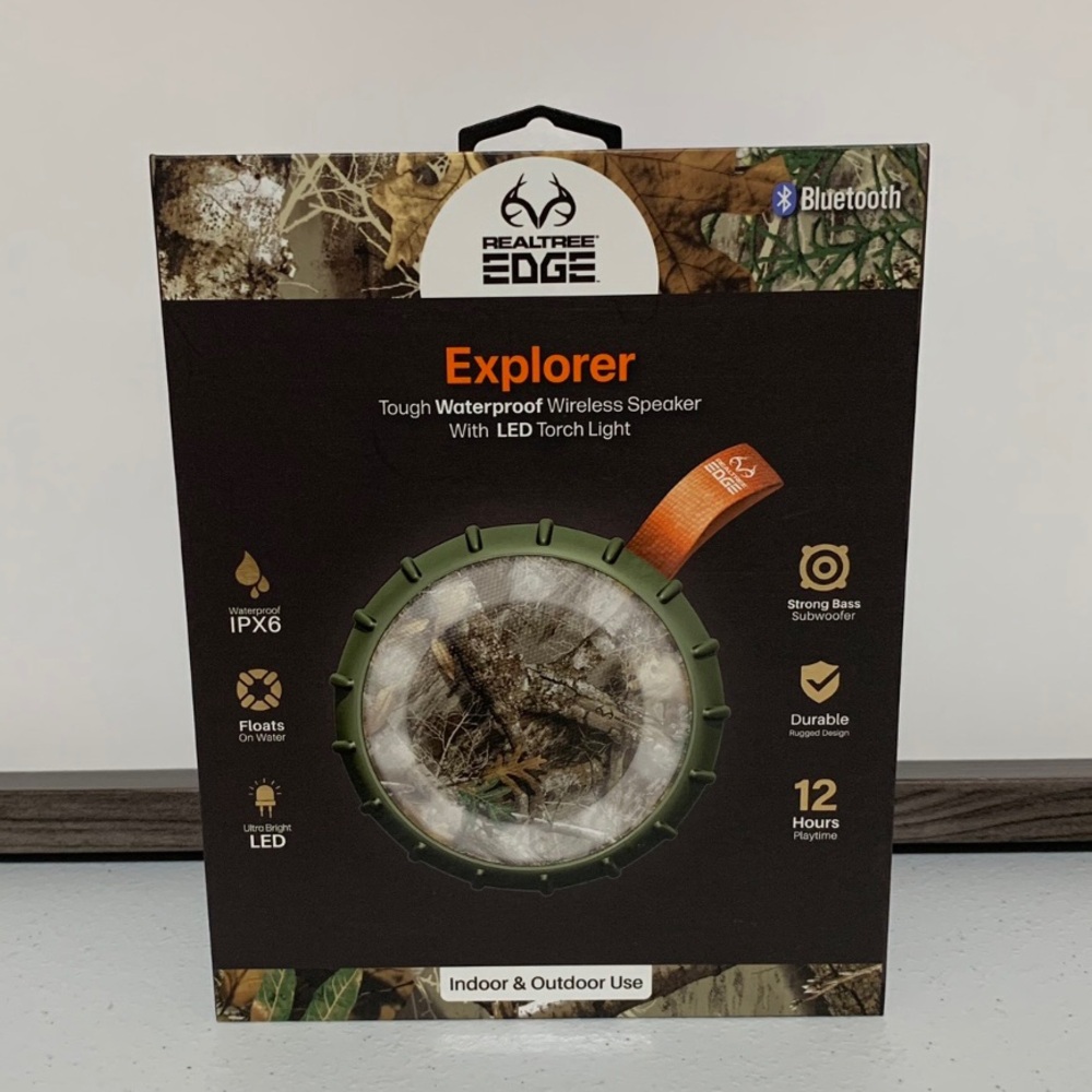 Realtree Edge Explorer Tough Waterproof Wireless Speaker w/LED Torch Light-NIB